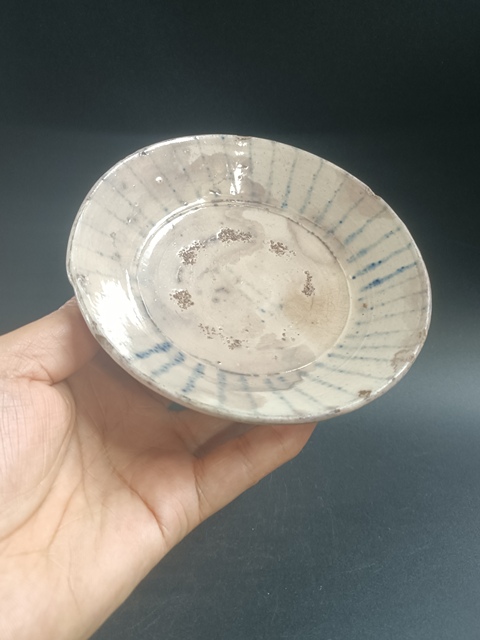 古玩陶瓷明代:青花線條紋盤拍賣,當(dāng)前價(jià)格57元