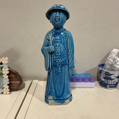 古玩陶瓷孔雀藍(lán)釉人物塑像拍賣,當(dāng)前價(jià)格3800元