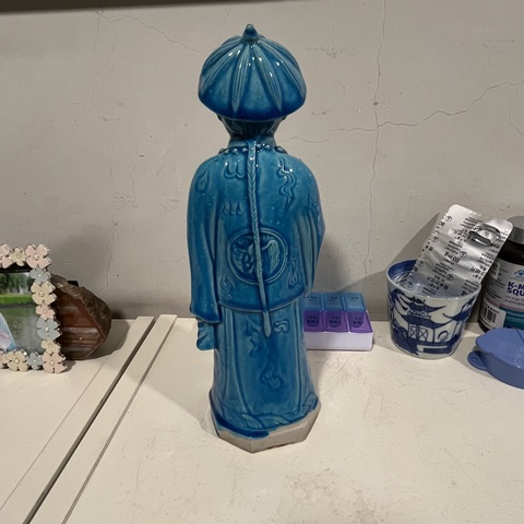 古玩陶瓷孔雀藍(lán)釉人物塑像拍賣,當(dāng)前價(jià)格3800元