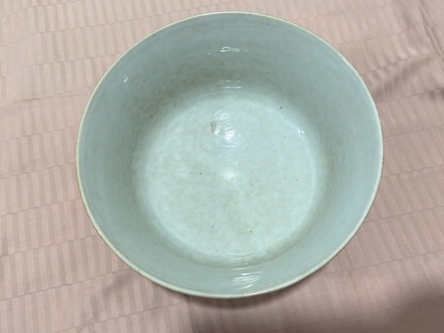 古玩陶瓷黃地素三彩云鶴紋碗真品鑒賞圖