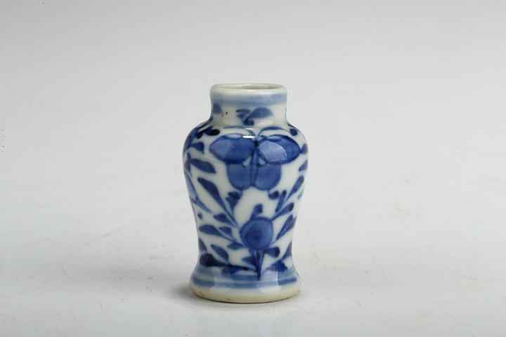 古玩陶瓷清晚·青花花鳥紋小瓶真品鑒賞圖