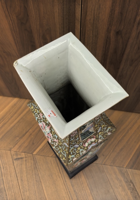 古玩陶瓷同治粉彩浮雕博古圖四方瓶(高60)拍賣,當(dāng)前價(jià)格68888元