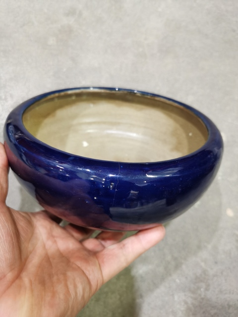 古玩陶瓷藍釉三足香爐真品鑒賞圖