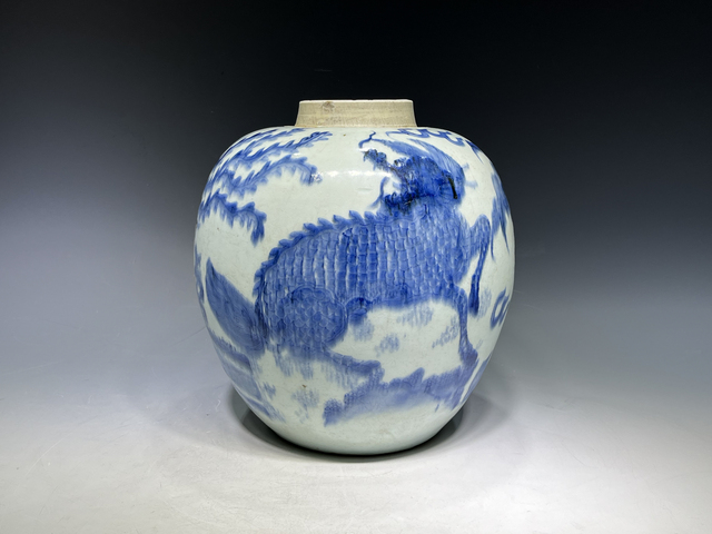 古玩陶瓷清順治·青花麒麟斗鳳芭蕉紋罐拍賣，當前價格1838元