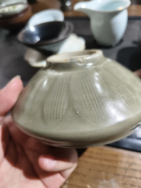 古玩陶瓷龍泉窯蓮瓣斂口碗真品鑒賞圖