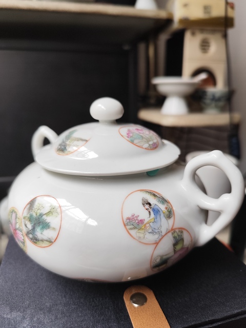 古玩陶瓷民國·粉彩皮球花紋茶葉蓋罐  真品鑒賞圖