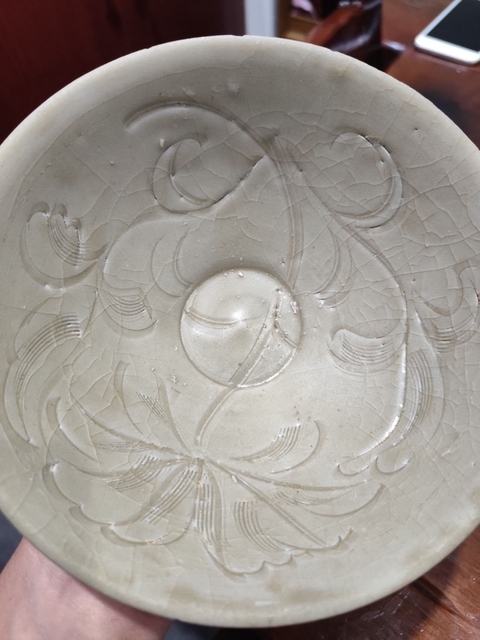 古玩陶瓷宋代湖田窯刻花葵口碗真品鑒賞圖