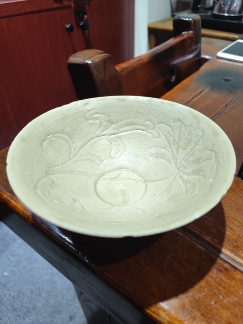 古玩陶瓷宋代湖田窯刻花葵口碗真品鑒賞圖