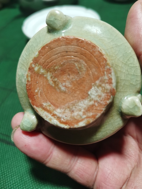 古玩陶瓷龍泉爐真品鑒賞圖