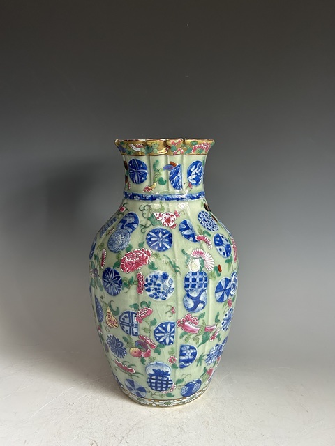 古玩陶瓷清中·青花加彩包袱瓶真品鑒賞圖
