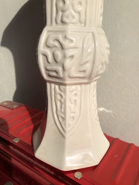 古玩陶瓷蕉葉饕餮紋白釉花觚花觚拍賣，當前價格2380元