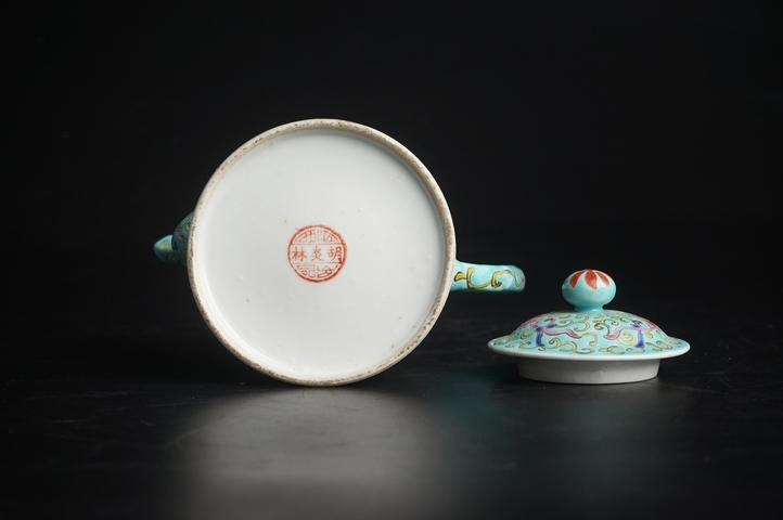 古玩陶瓷民國·松石綠地粉彩萬壽無疆紋茶壺真品鑒賞圖