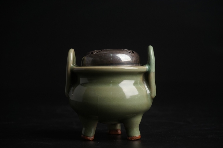 古玩陶瓷元末明初·青釉雙耳三足爐真品鑒賞圖