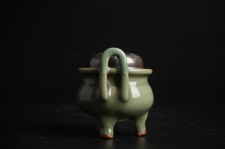古玩陶瓷元末明初·青釉雙耳三足爐真品鑒賞圖