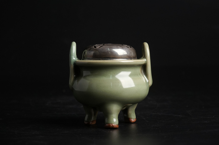 古玩陶瓷元末明初·青釉雙耳三足爐真品鑒賞圖
