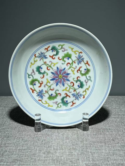 古玩陶瓷粉彩花卉紋臥盤真品鑒賞圖