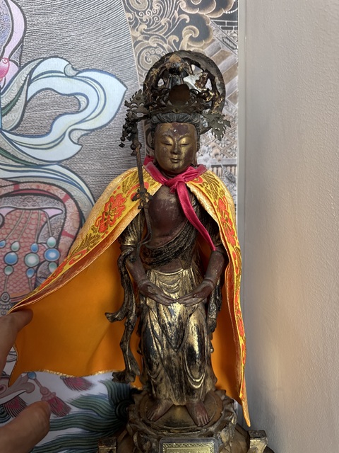 古玩雜項木雕金漆造像真品鑒賞圖