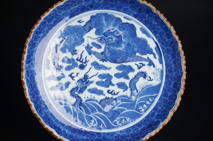 古玩陶瓷清中晚·青花蒼龍教子紋大盤真品鑒賞圖