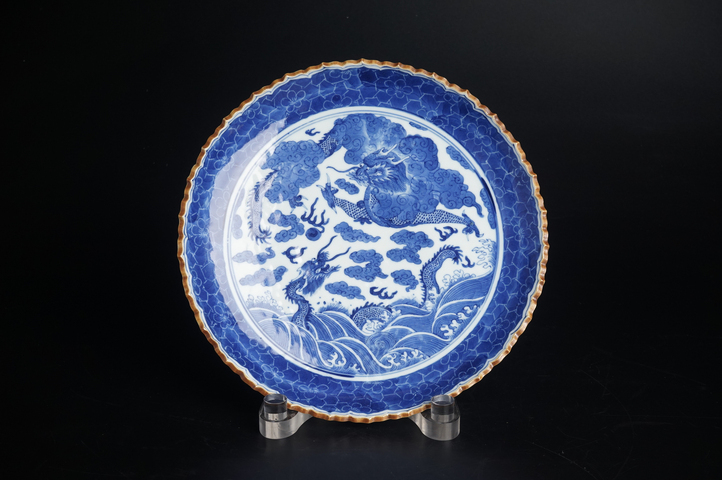 古玩陶瓷清中晚·青花蒼龍教子紋大盤真品鑒賞圖
