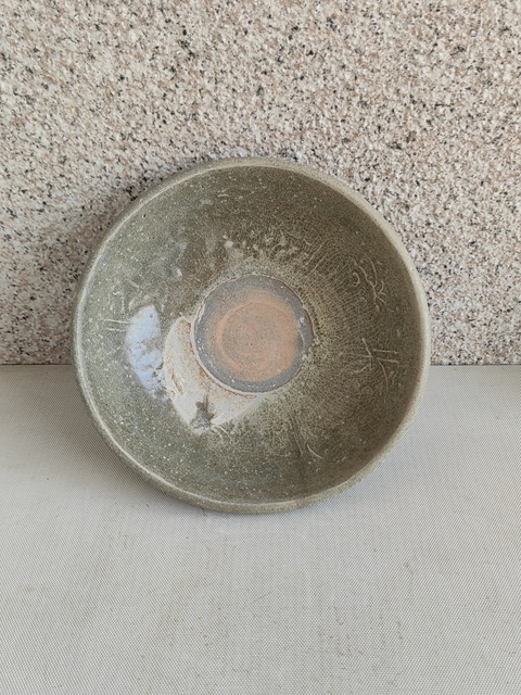 古玩陶瓷龍泉青瓷印花碗拍賣，當(dāng)前價(jià)格398元