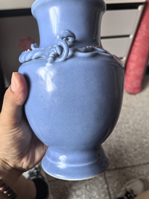 古玩陶瓷清末民初·天藍釉堆塑螭龍紋瓶 真品鑒賞圖