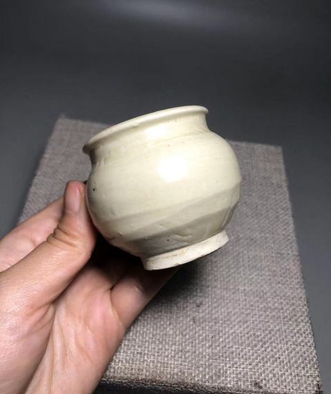 古玩陶瓷宋，南定米黃釉水盂拍賣，當前價格800元