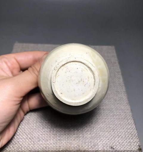 古玩陶瓷宋，南定米黃釉水盂拍賣，當前價格800元