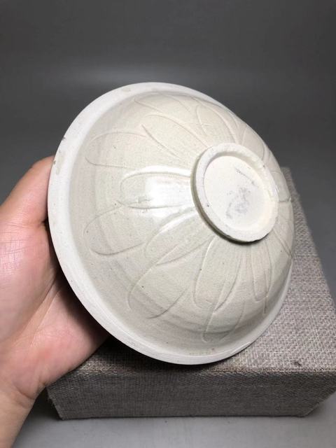 古玩陶瓷青白釉刻仰蓮紋盤真品鑒賞圖