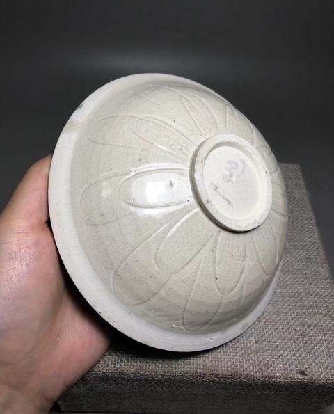 古玩陶瓷青白釉刻仰蓮紋盤真品鑒賞圖