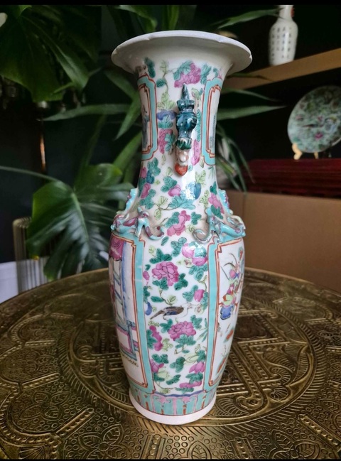 古玩陶瓷粉彩刀馬人物紋瓶真品鑒賞圖