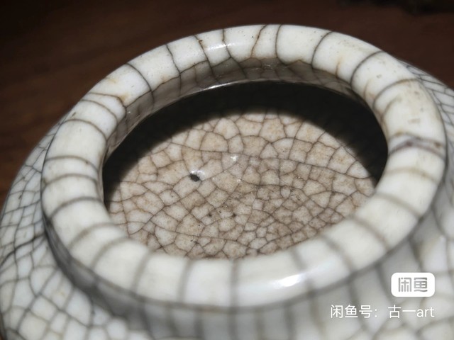 古玩陶瓷哥釉水盂真品鑒賞圖