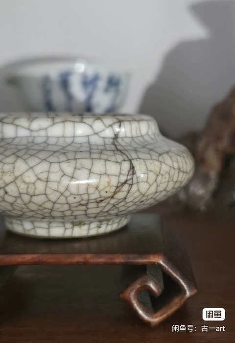 古玩陶瓷哥釉水盂真品鑒賞圖