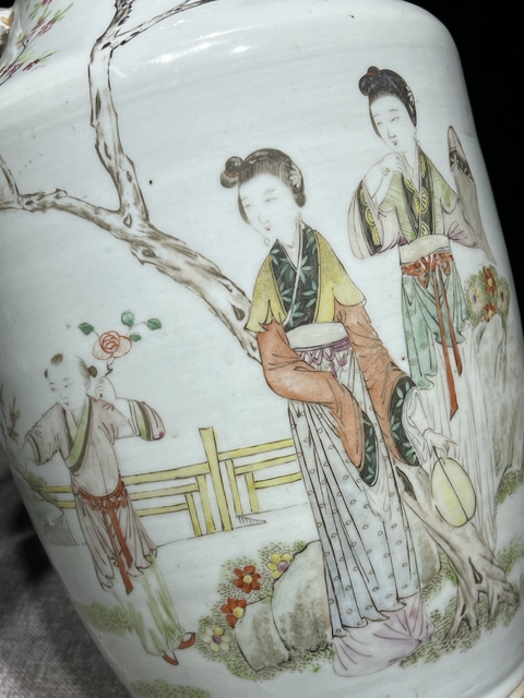 古玩陶瓷粉彩仕女人物撇口瓶真品鑒賞圖