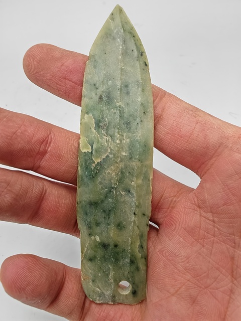 古玩玉器地方料玉圭真品鑒賞圖
