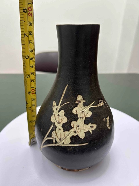 古玩陶瓷吉州窯刻花膽瓶真品鑒賞圖
