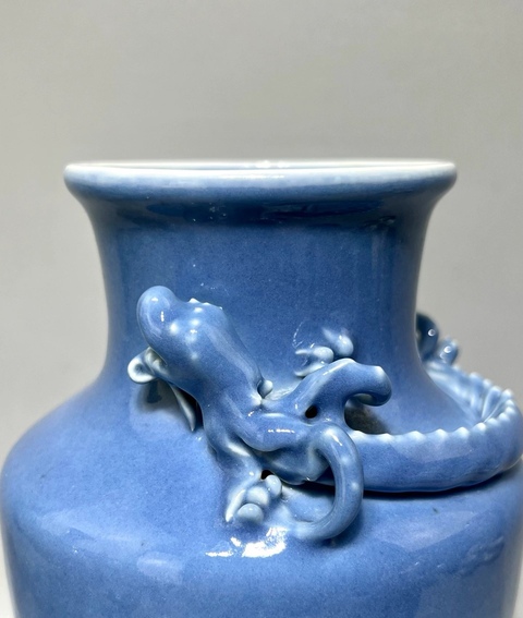 古玩陶瓷藍釉螭龍瓶拍賣,當前價格12000元