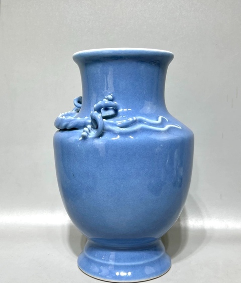 古玩陶瓷藍釉螭龍瓶拍賣,當前價格12000元