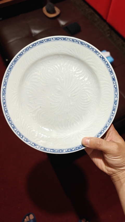 古玩陶瓷清康熙.白釉刻花折沿盤拍賣,當前價格0元