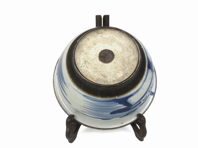 古玩陶瓷清中期·青花山水爐拍賣,當前價格0元