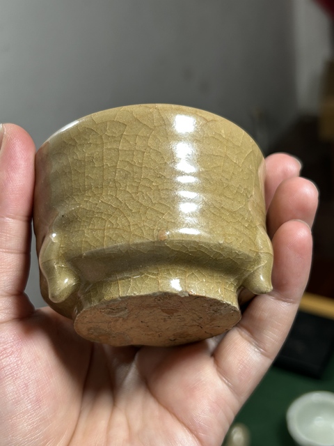 古玩陶瓷龍泉青瓷黃釉香爐真品鑒賞圖