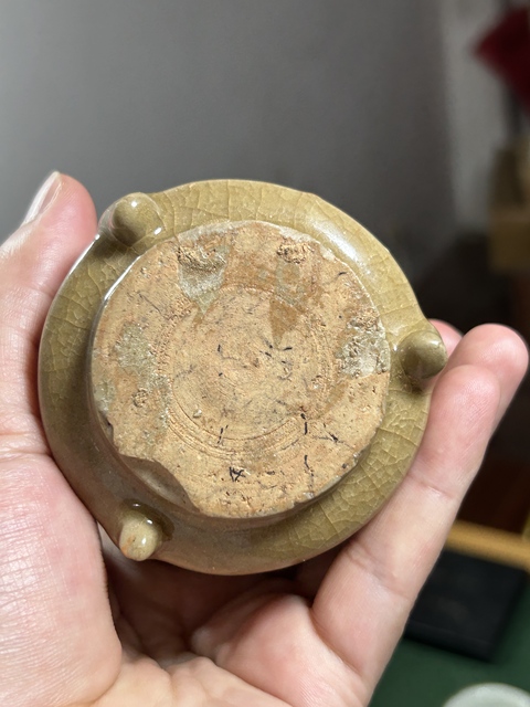 古玩陶瓷龍泉青瓷黃釉香爐真品鑒賞圖