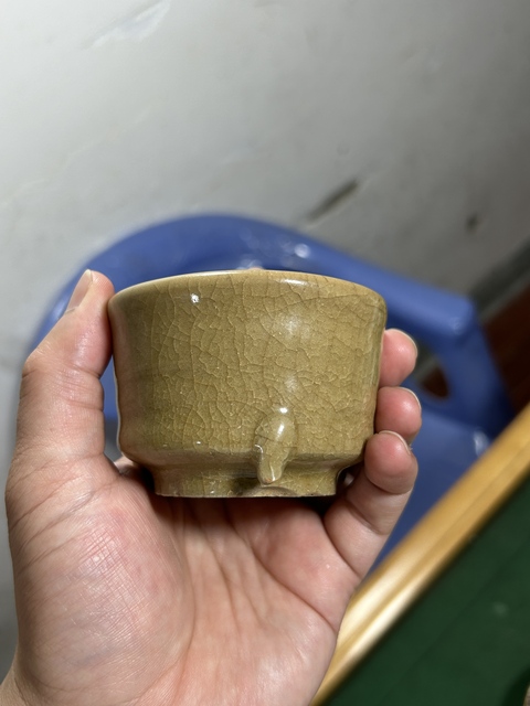 古玩陶瓷龍泉青瓷黃釉香爐真品鑒賞圖