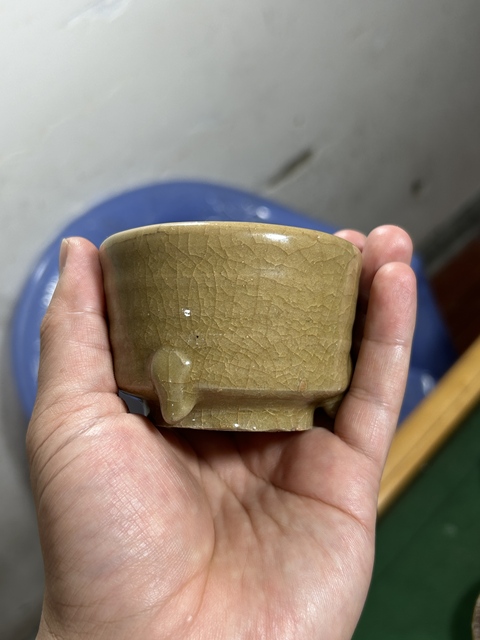 古玩陶瓷龍泉青瓷黃釉香爐真品鑒賞圖