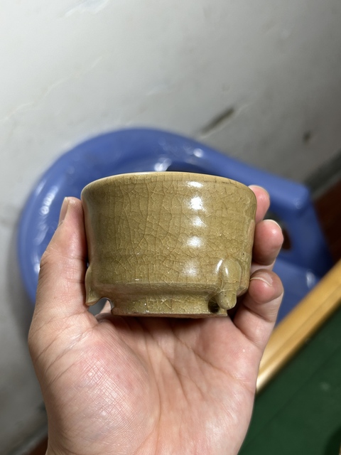 古玩陶瓷龍泉青瓷黃釉香爐真品鑒賞圖