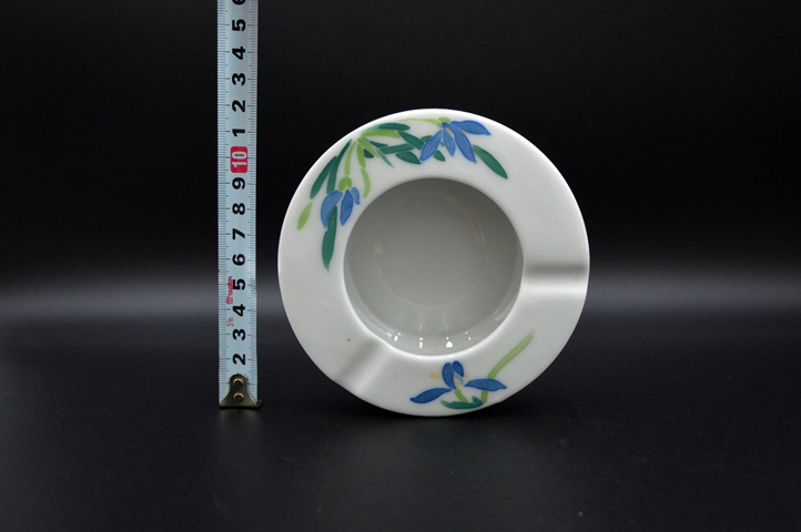 古玩陶瓷【鳳麟齋】彩繪花卉紋煙灰缸拍賣，當前價格59元