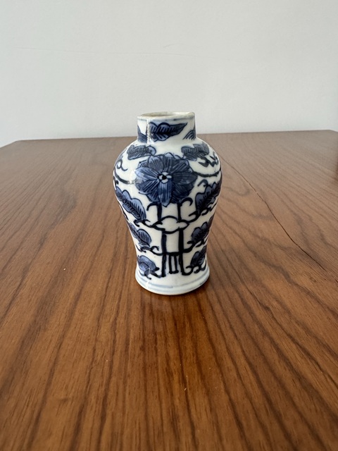 古玩陶瓷青花花卉紋梅瓶真品鑒賞圖