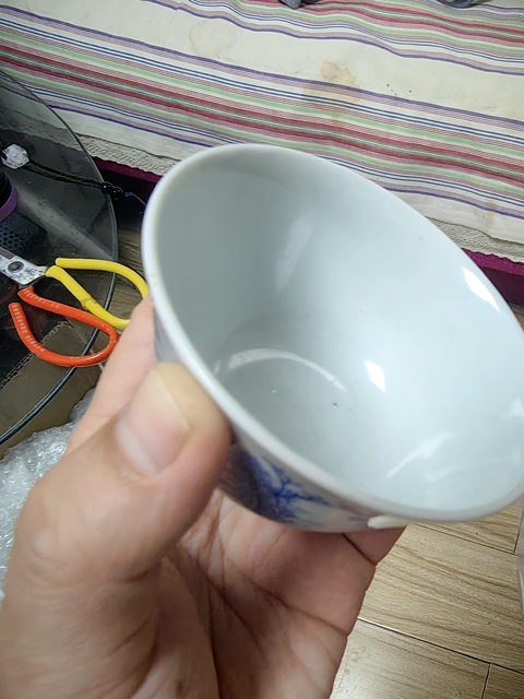 古玩陶瓷青花山水人物紋茶碗真品鑒賞圖