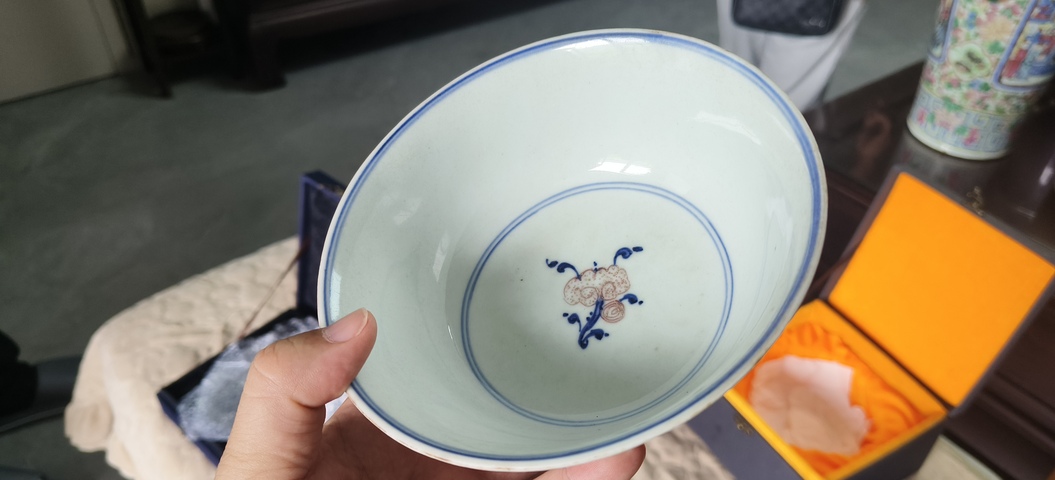 古玩陶瓷青花釉里紅碗真品鑒賞圖