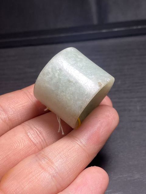 古玩玉器（放漏）清代翡翠雕“素紋扳指”拍賣，當前價格2200元