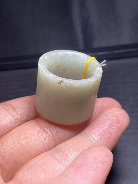 古玩玉器（放漏）清代翡翠雕“素紋扳指”拍賣，當前價格2200元